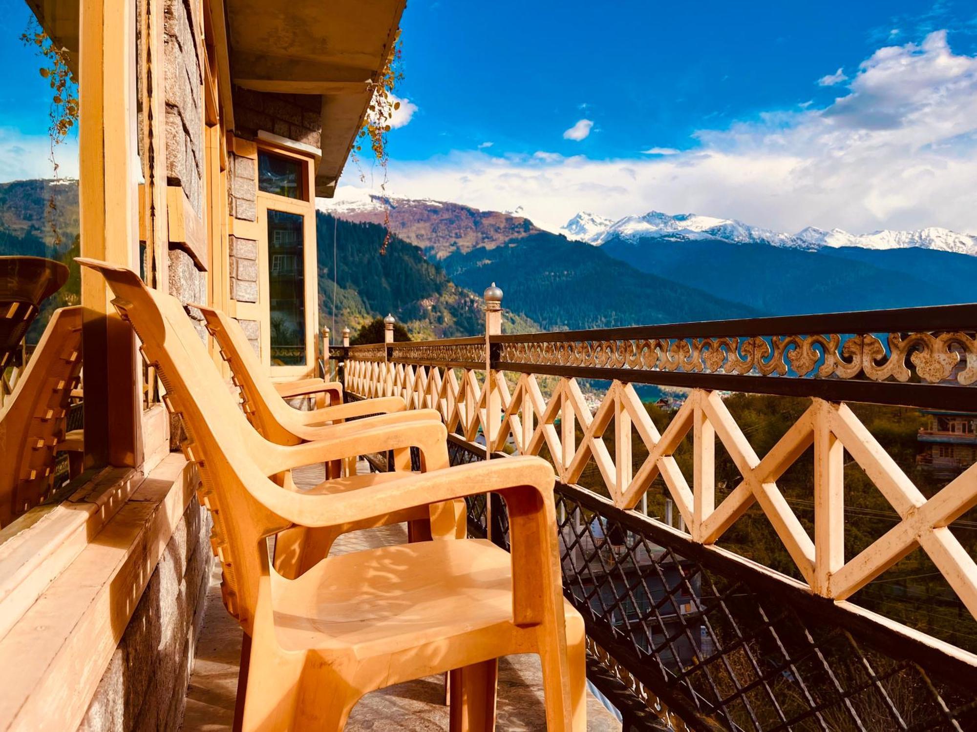 Woods Villa Cottages Manali - 1,2,3,4 Cottages & Villas Available In Manali With Scenic Mountain View - Manali (Himachal Pradesh), Manali