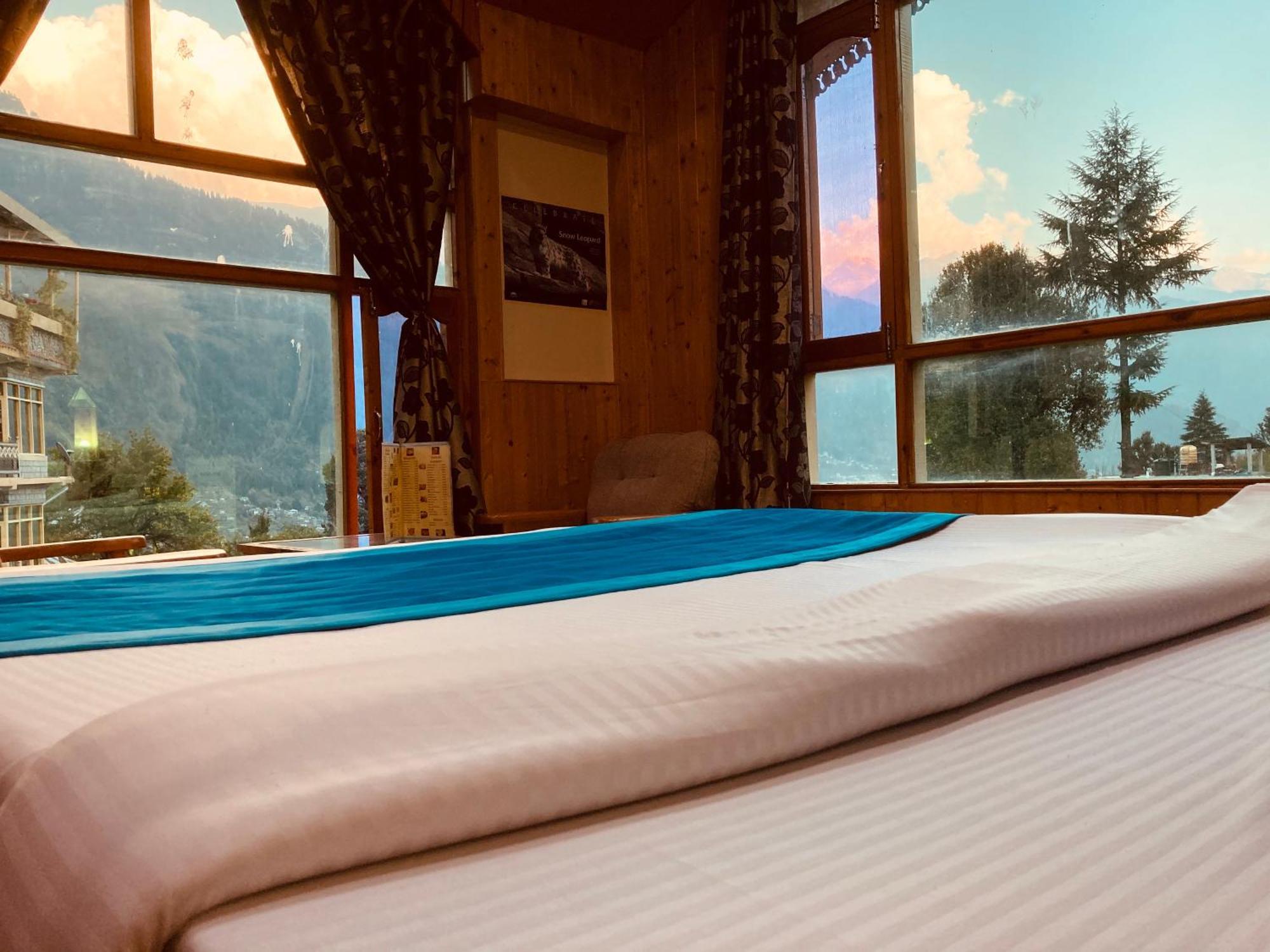 Woods Villa Cottages Manali - 1,2,3,4 Cottages & Villas Available In Manali With Scenic Mountain View - Manali (Himachal Pradesh) — Photos 1