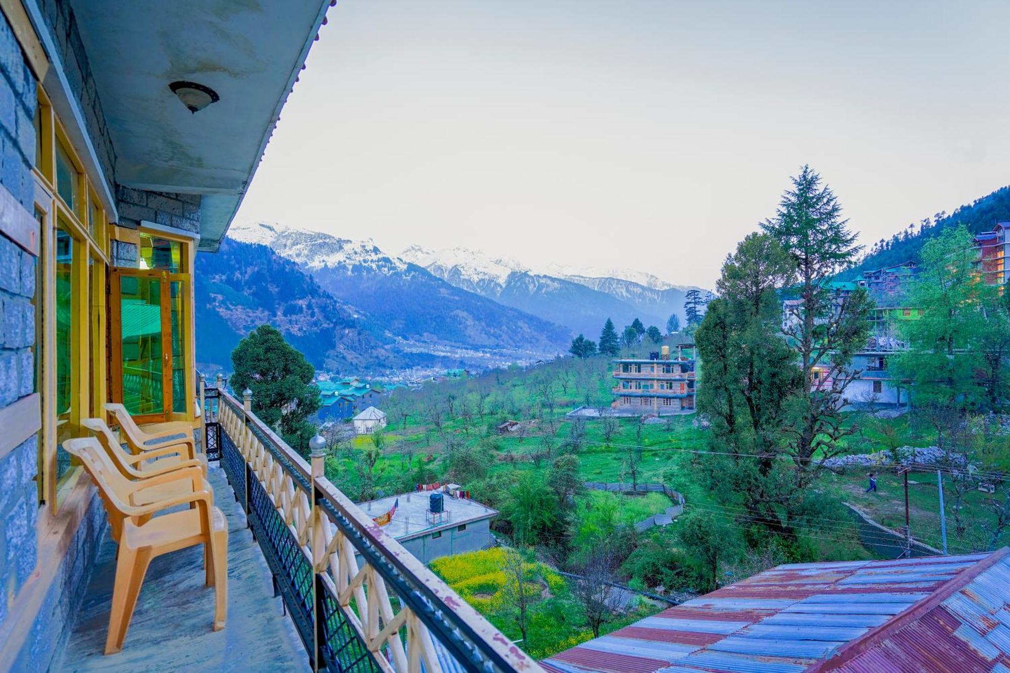 Woods Villa Cottages Manali - 1,2,3,4 Cottages & Villas Available In Manali With Scenic Mountain View - Manali (Himachal Pradesh) — Photos 3