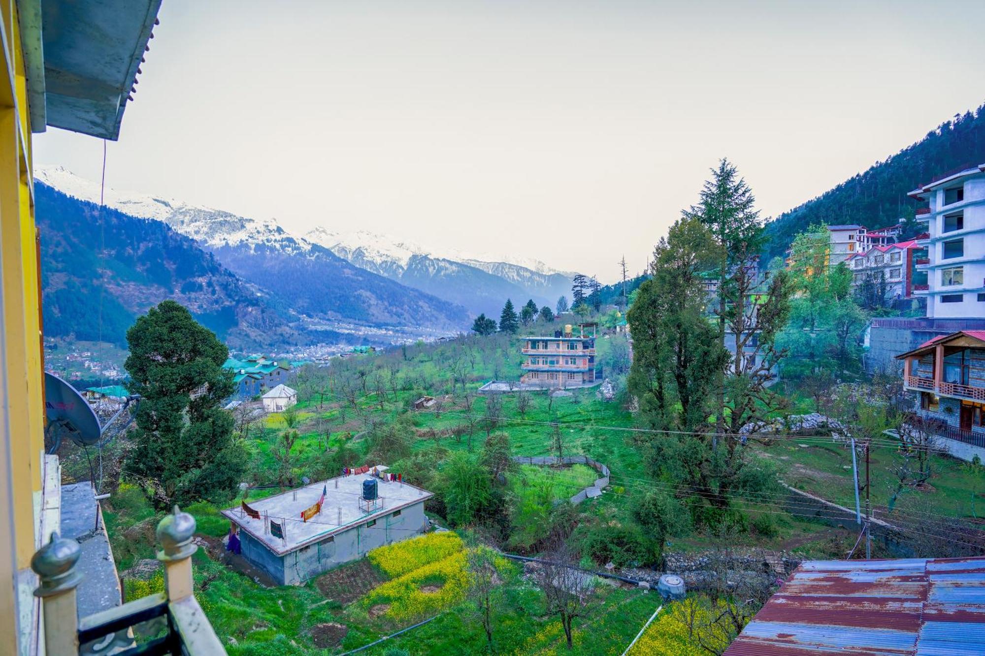 Woods Villa Cottages Manali - 1,2,3,4 Cottages & Villas Available In Manali With Scenic Mountain View - Manali (Himachal Pradesh) — Photos 2